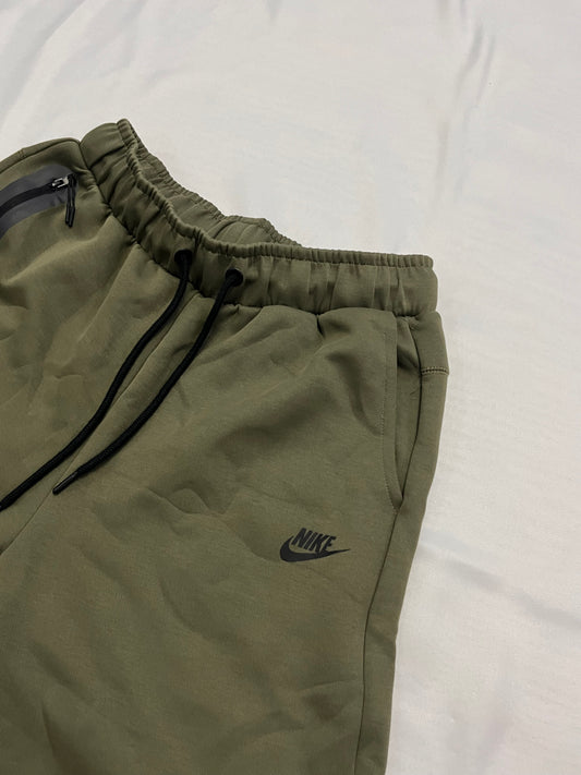 Nike Tech Fleece šorc